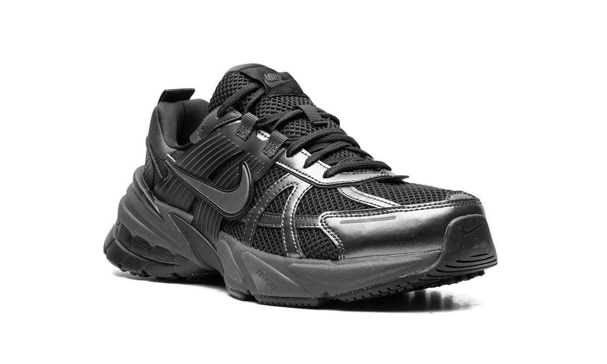 Nike V2K Run "Black Dark Smoke Grey" HJ4497 001