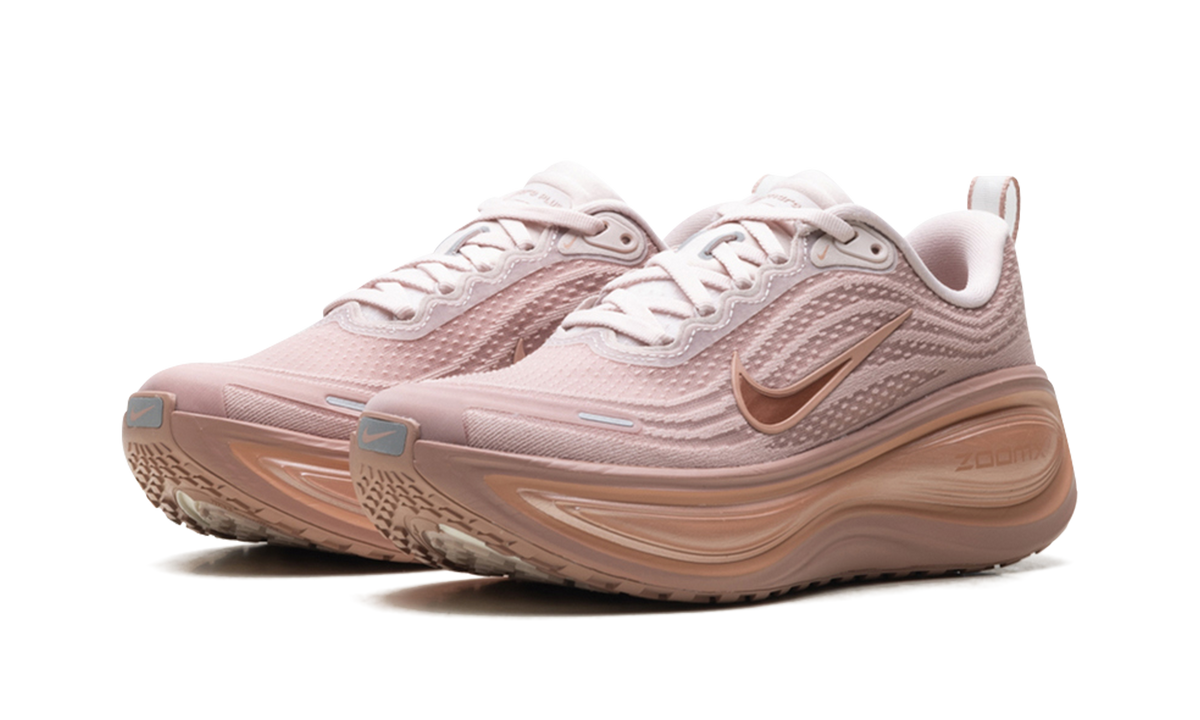 Nike Vomero Plus WMNS "Particle Pink / Rose Gold" HV8154 601