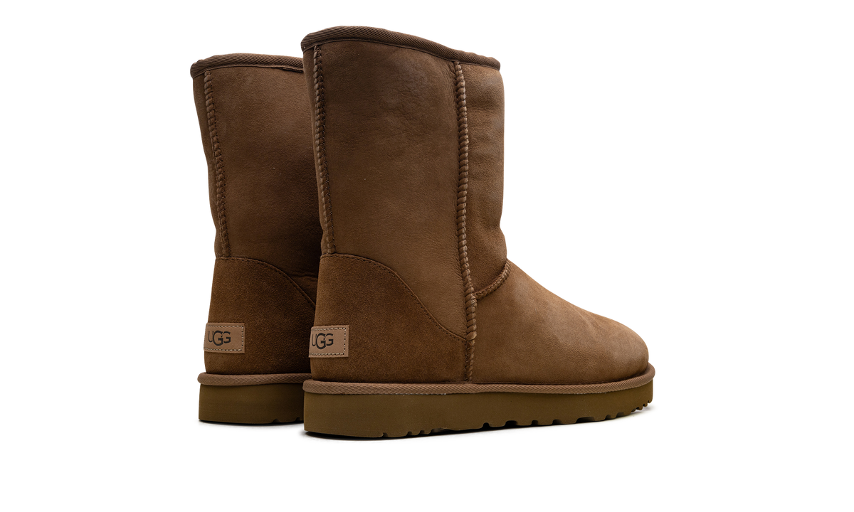 Ugg Classic Short II Boot WMNS "Chestnut" 1016223 CHE