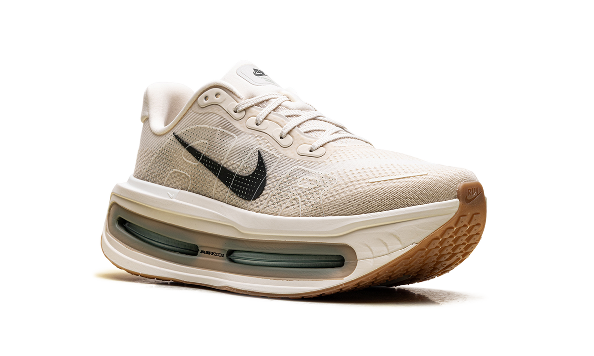 Nike Vomero Premium "Pale Ivory Jade Horizon" HQ2050 106