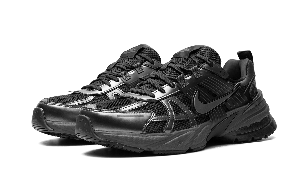 Nike V2K Run "Black Dark Smoke Grey" HJ4497 001