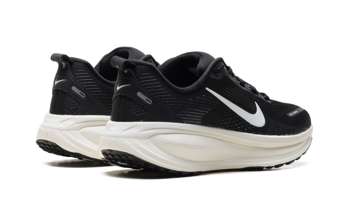 Nike Vomero 18 WMNS "Black Summit White" HM6804 005