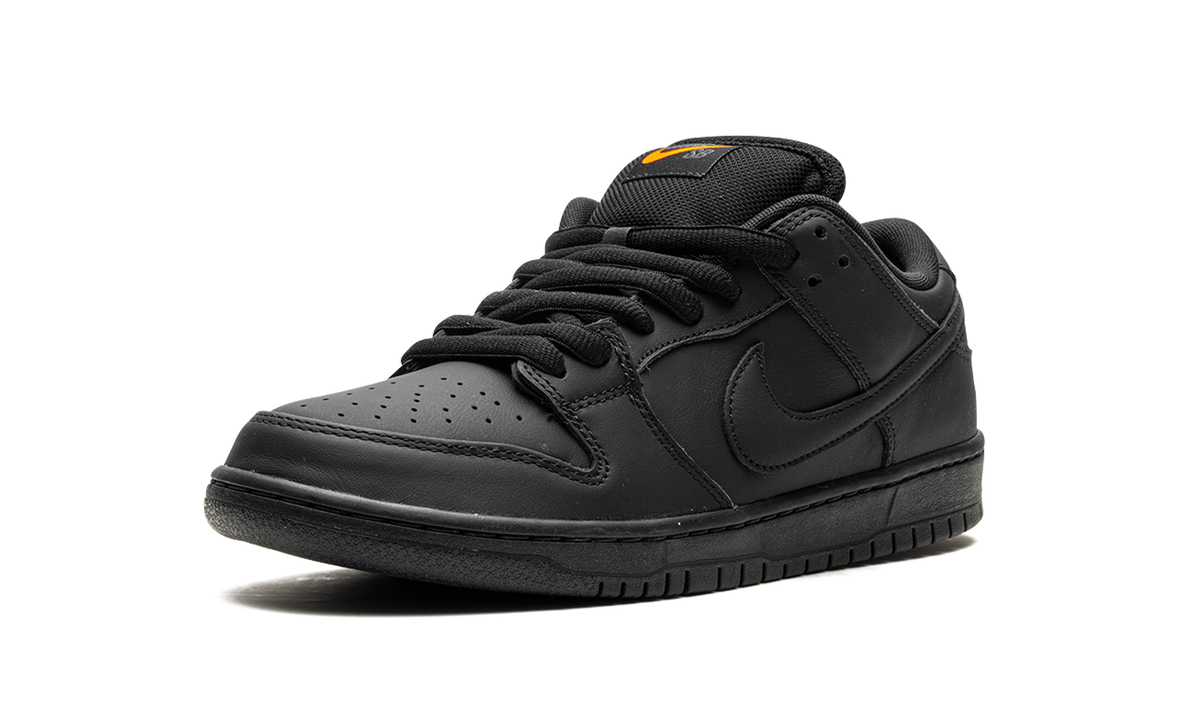 Nike SB Dunk "Triple Black" FJ1674 001