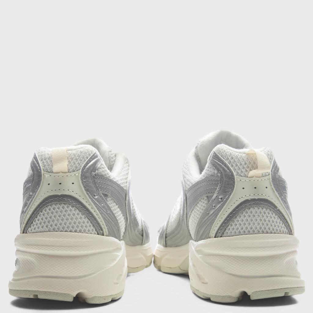 New Balance 530 - Silver Metallic/Reflecton