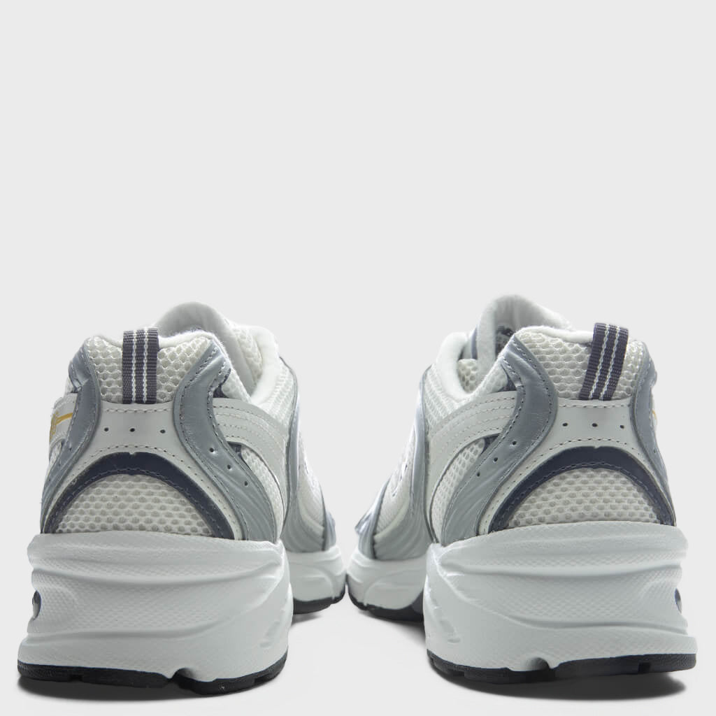 New Balance 530 - Silver Metallic/Sea Salt