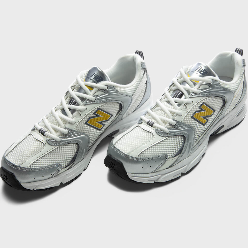 New Balance 530 - Silver Metallic/Sea Salt