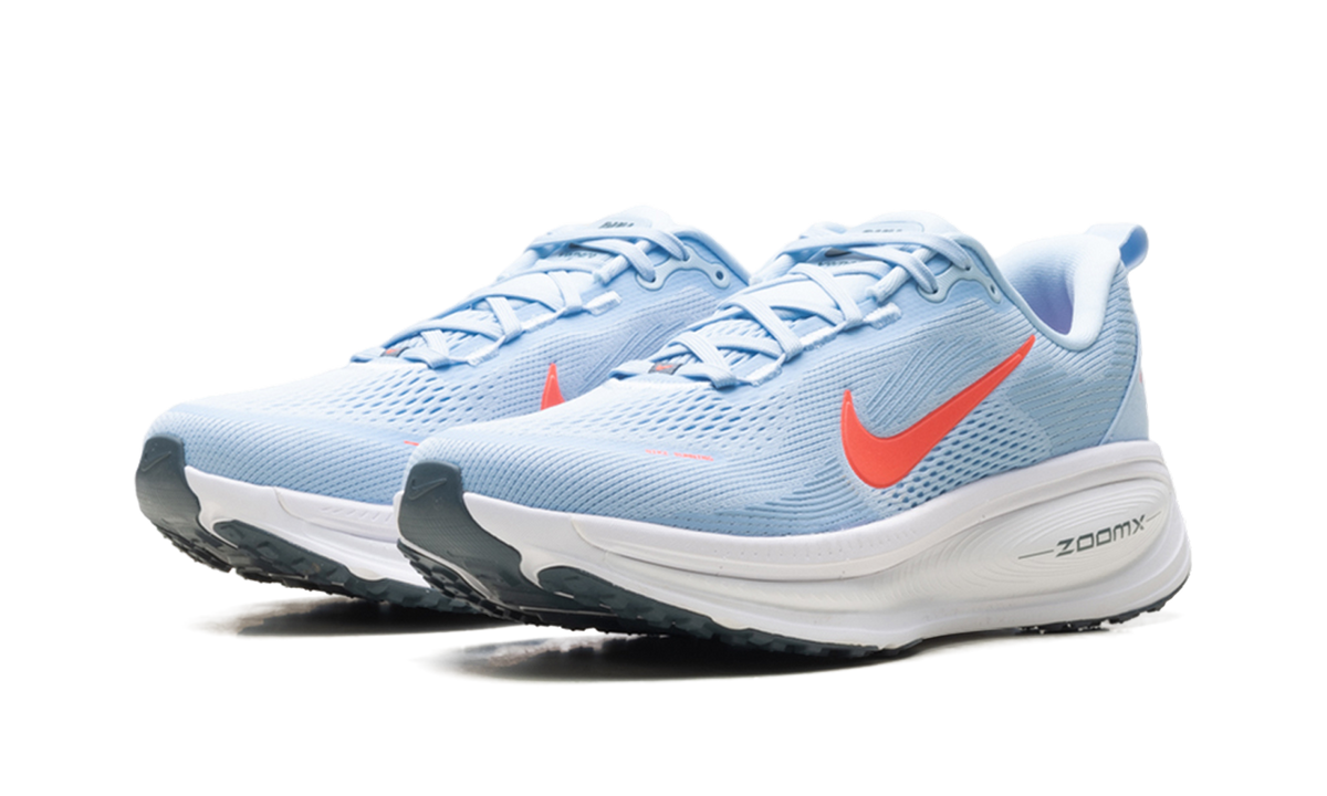 Nike Vomero 18 "Ice Blue / White / Blue Fox / Bright Crimson" IQ9406 411