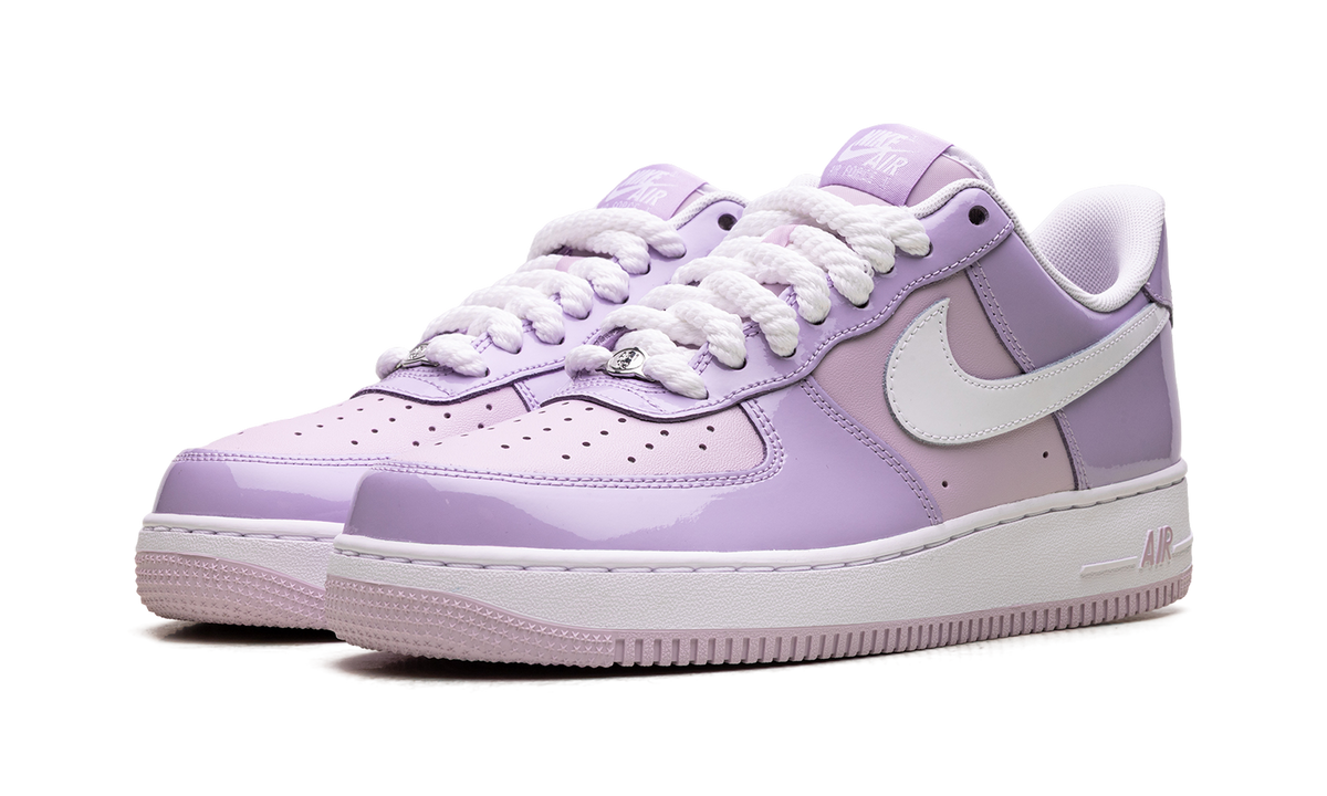 Nike Air Force 1 Low '07 LV8 "Hydrangeas Patent" HV9405 500
