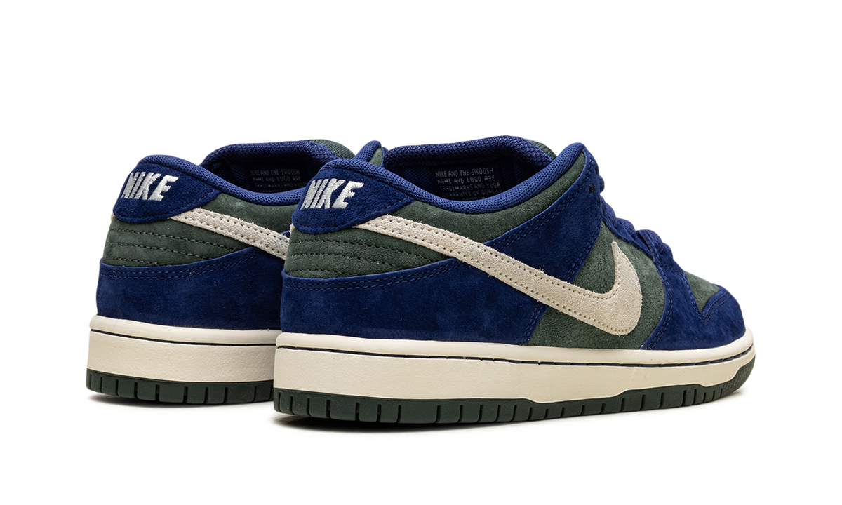 Nike SB Dunk "Deep Royal Blue" HF3704 400