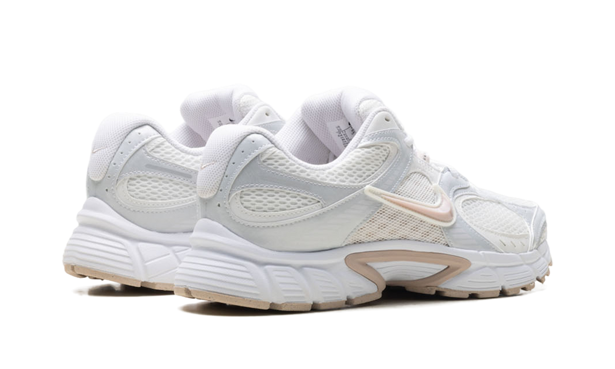 Nike V5 RNR WMNS "Summit White / Silt Red" HQ7901 110