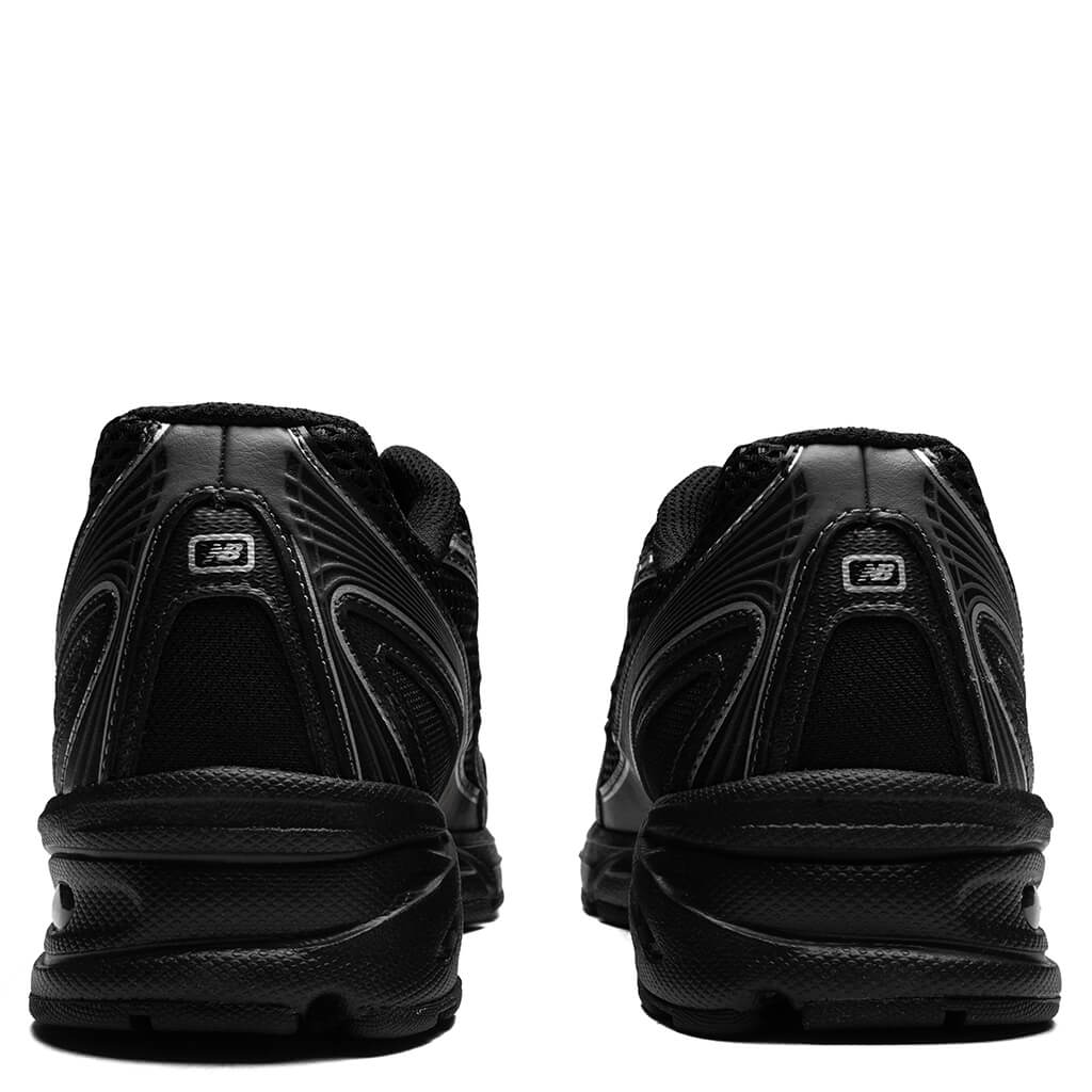 New Balance 740 - Black/Silver Metallic