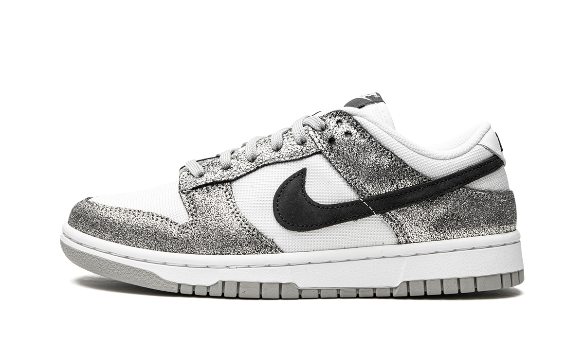 Nike Dunk Low SE WMNS "Golden Gals" DO5882 001