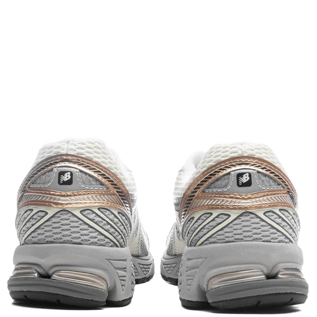 New Balance 860v2 - Sea Salt/Gold Metallic/Harbor Grey