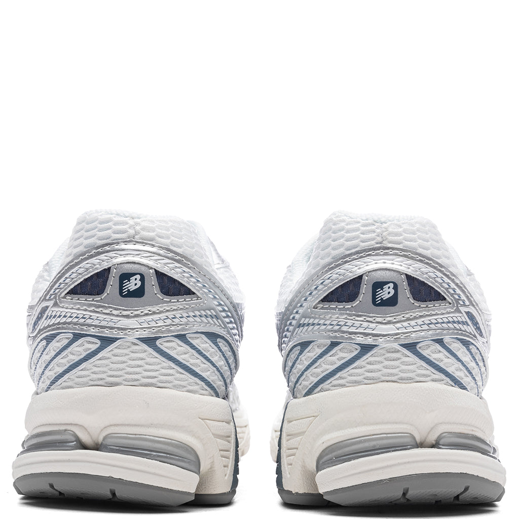 New Balance 860v2 - Sea Salt/Vintage Indigo/Arctic Grey