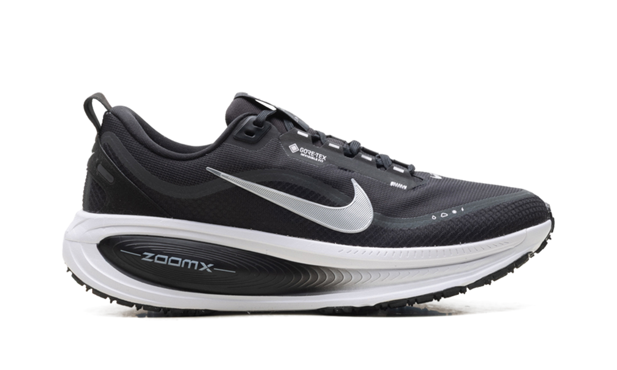 Nike Vomero 18 Gore-Tex "Black White Metallic Silver" HQ7001 002