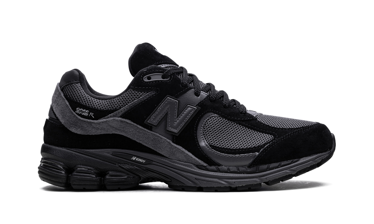 New Balance 2002R "Black Magnet" M2002RBL