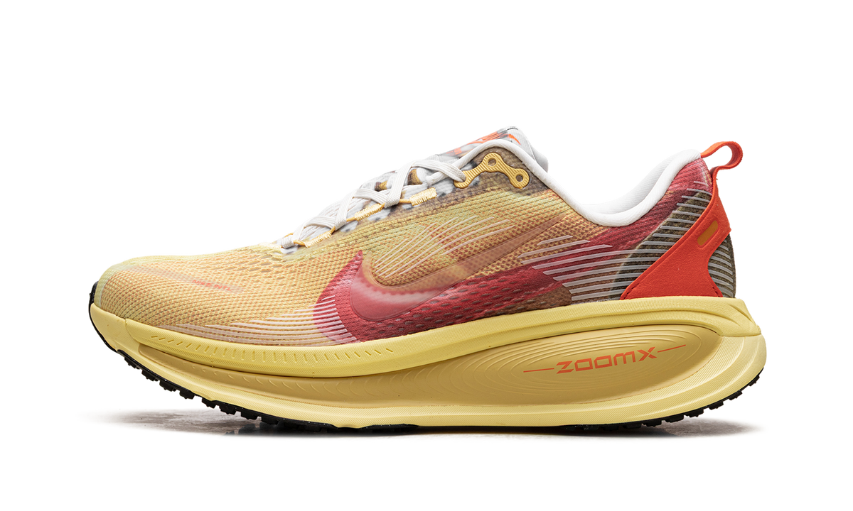 Nike Vomero 18 SE "International Running Pack - Vivid Sulfur" IH3576 999