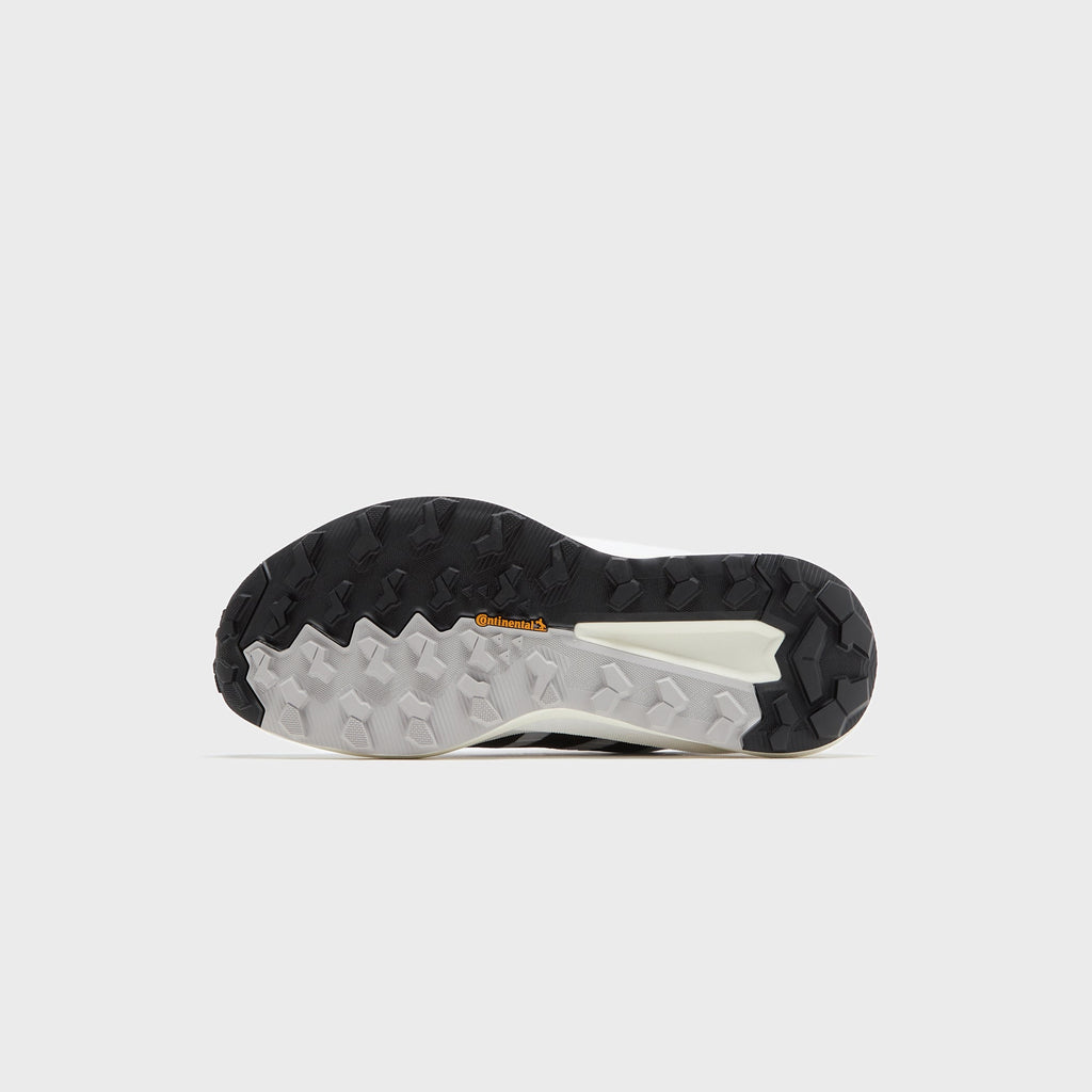 adidas Terrex Freehiker 3 Low Gore-Tex - Cloud White / Core Black / Off White