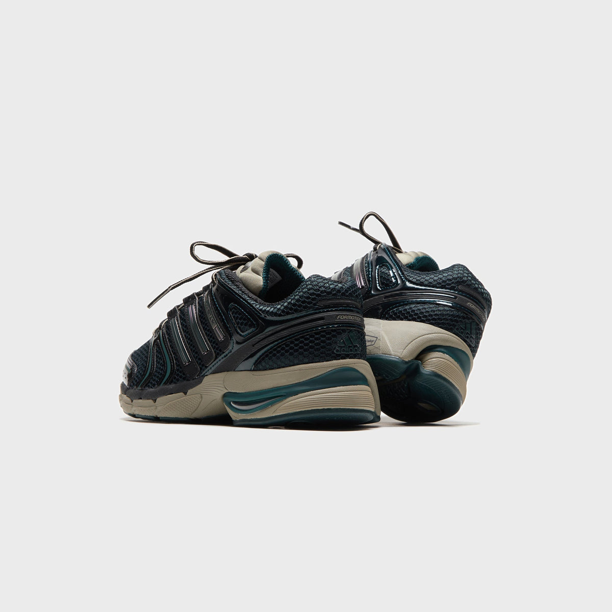 adidas Adistar Control 5 - Cloud White / Core Black / Aurora Ivy