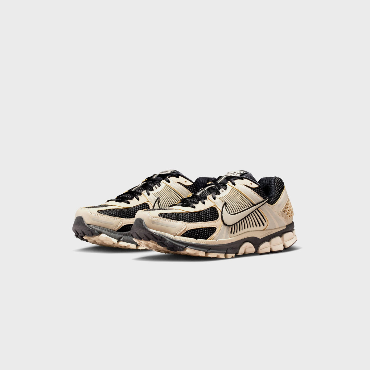 Nike Zoom Vomero 5 - Black / Cream II