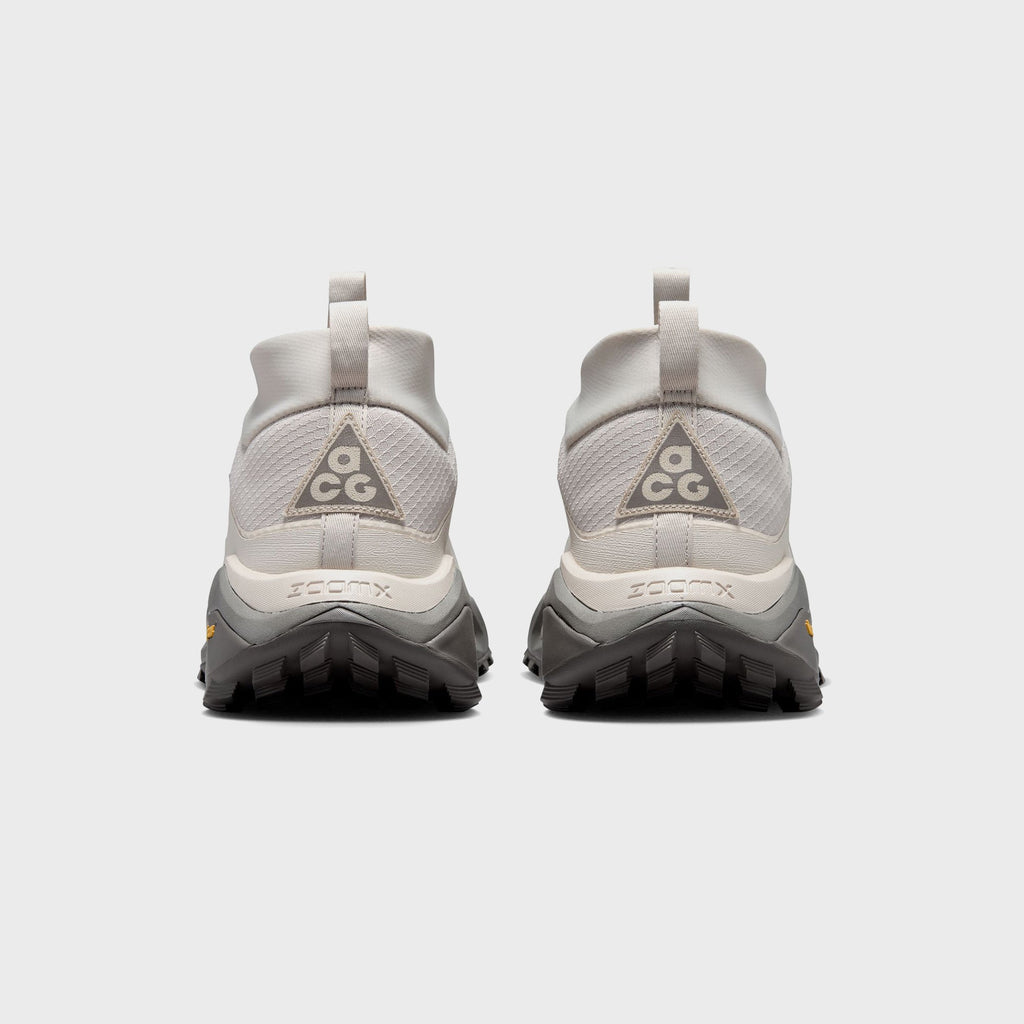 Nike ACG Zegama Hike - Cream II / Light Orewood Brown / Cave Stone