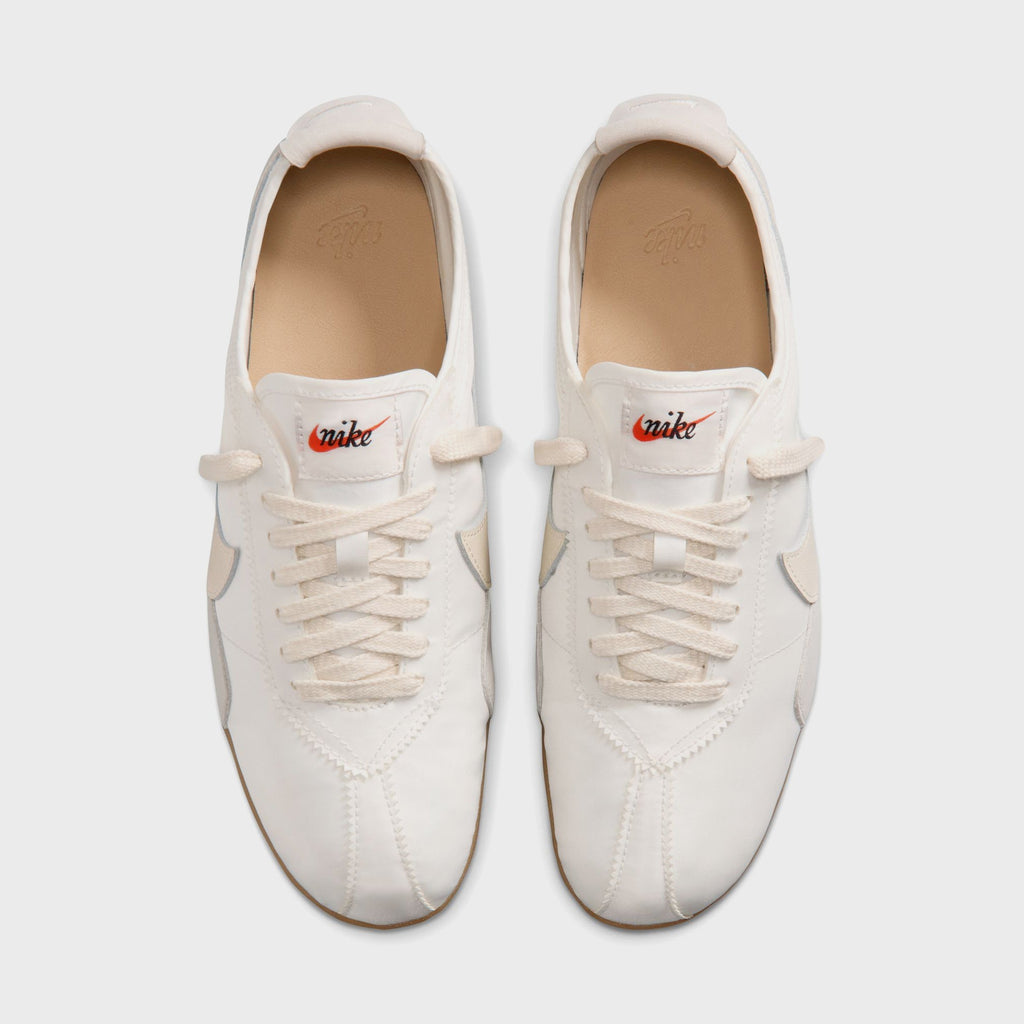 Nike WMNS Moon Shoe OG - Summit White / Gum Light Brown / Soft Pearl