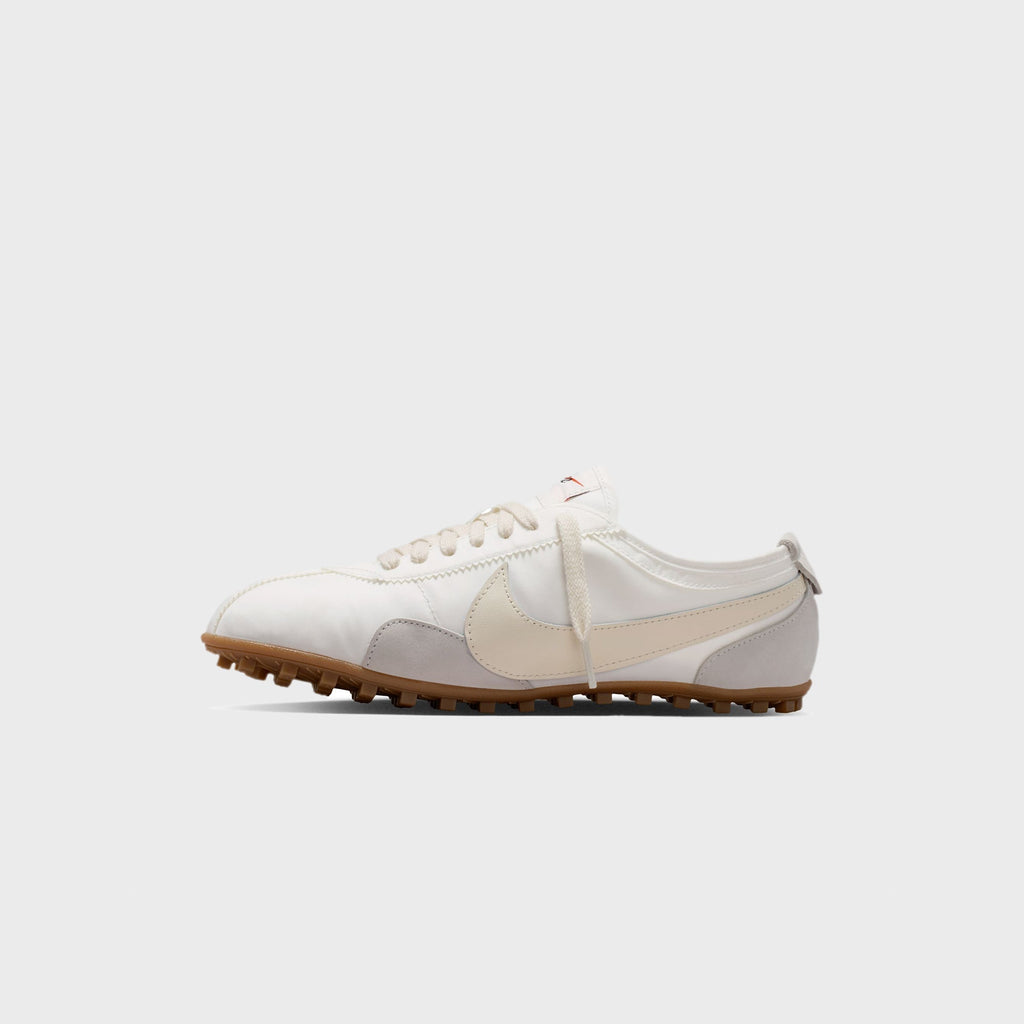 Nike WMNS Moon Shoe OG - Summit White / Gum Light Brown / Soft Pearl