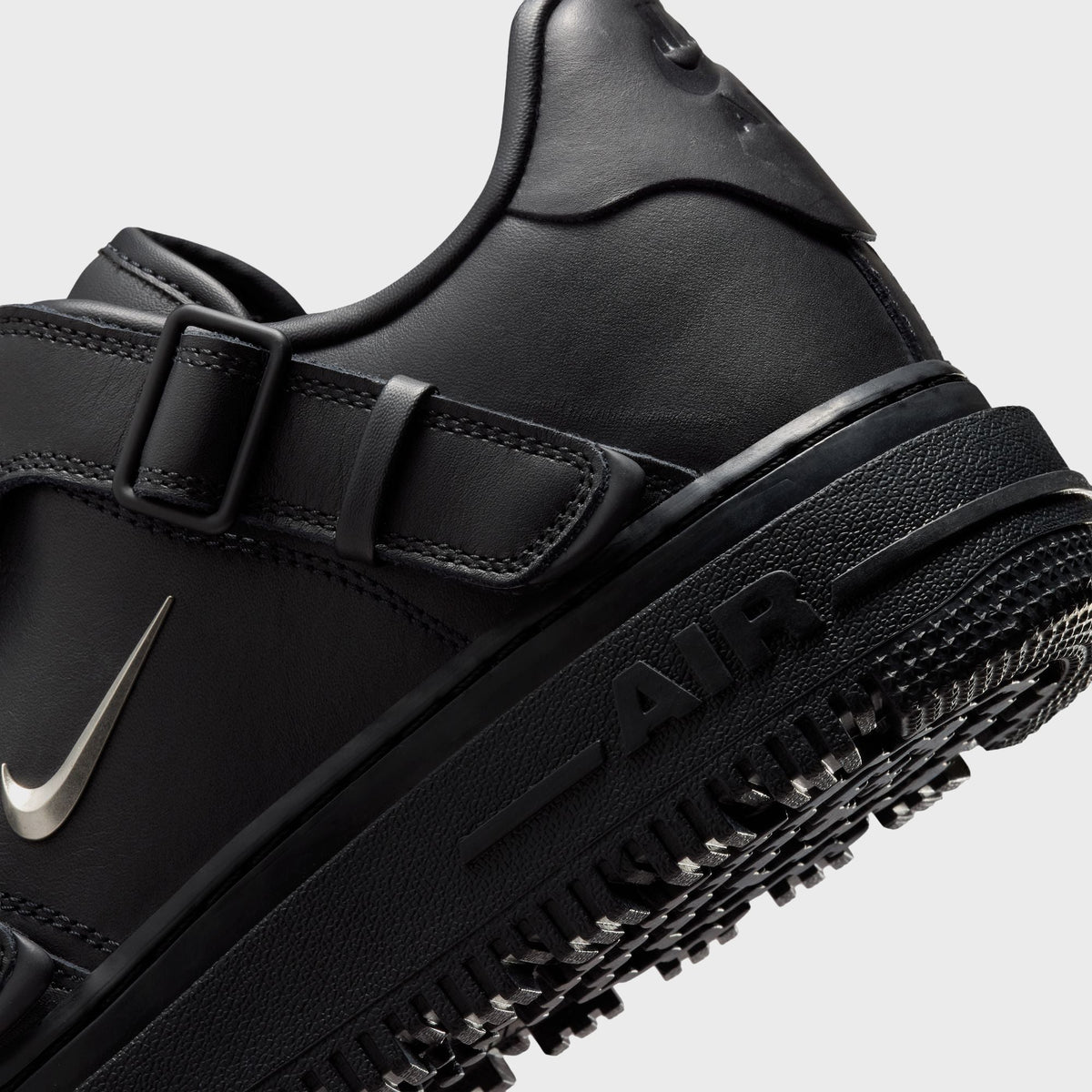Nike Air Force 1 Low Luxe - Black / Metallic Silver / Anthracite