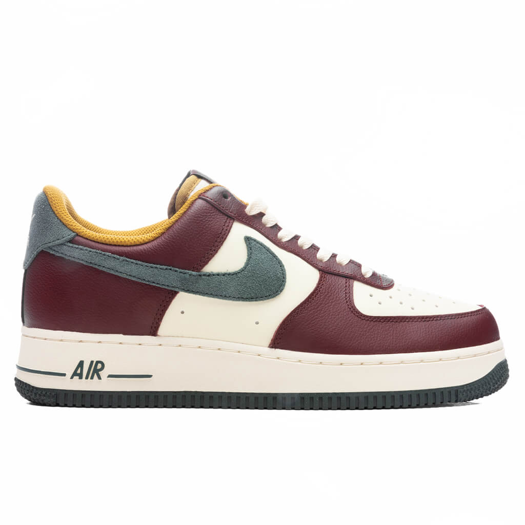 Nike Air Force 1 '07 Lv8 - Coconut Milk/Vintage Green/Dark Team Red