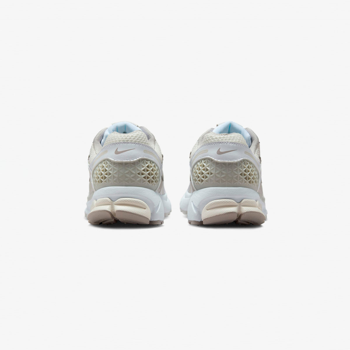 Nike Wmns Zoom Vomero 5