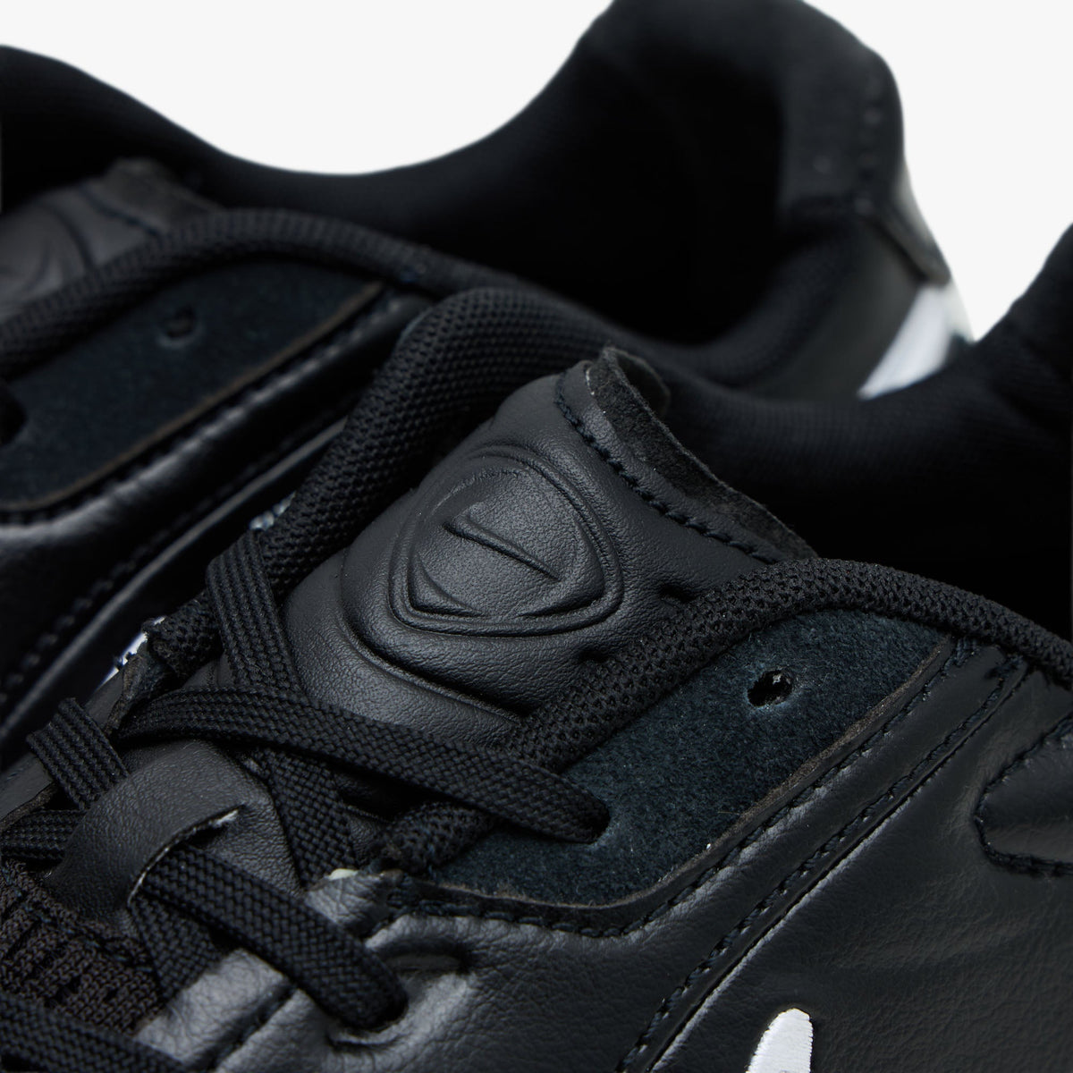 Nike Tiempo Streetgato Black / White