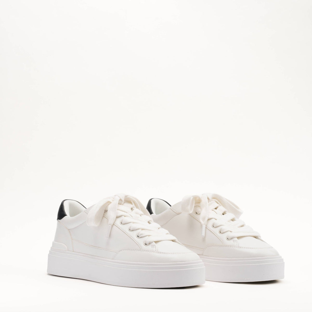 Mallet London MALLET Lansbury Men's White Nappa Leather Trainers
