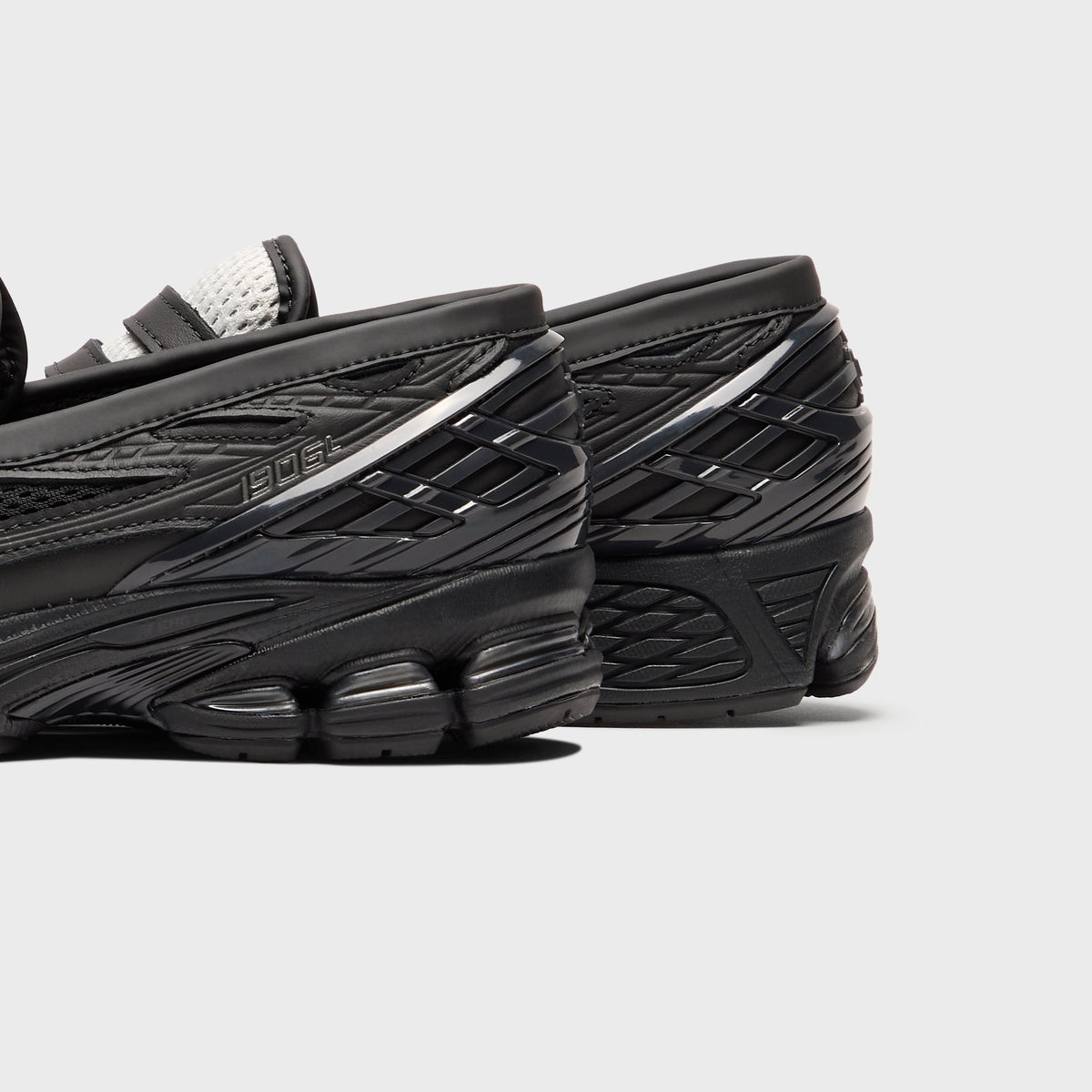 New Balance 1906L - Black / Angora