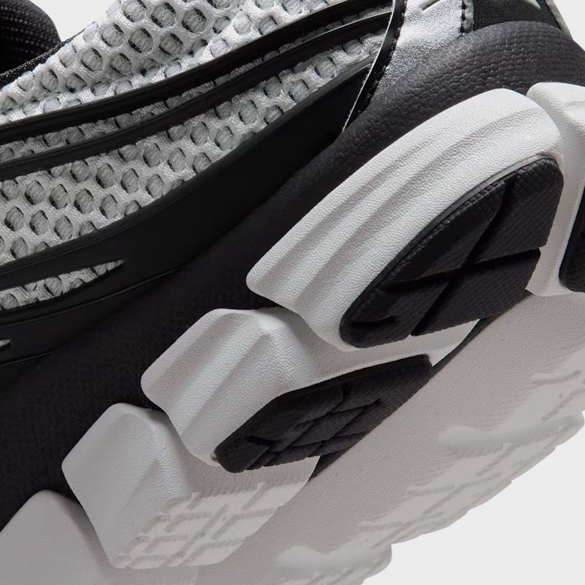 Nike Zoom Skylon 11 - Summit White / Black / Light Smoke Grey / Metallic Silver