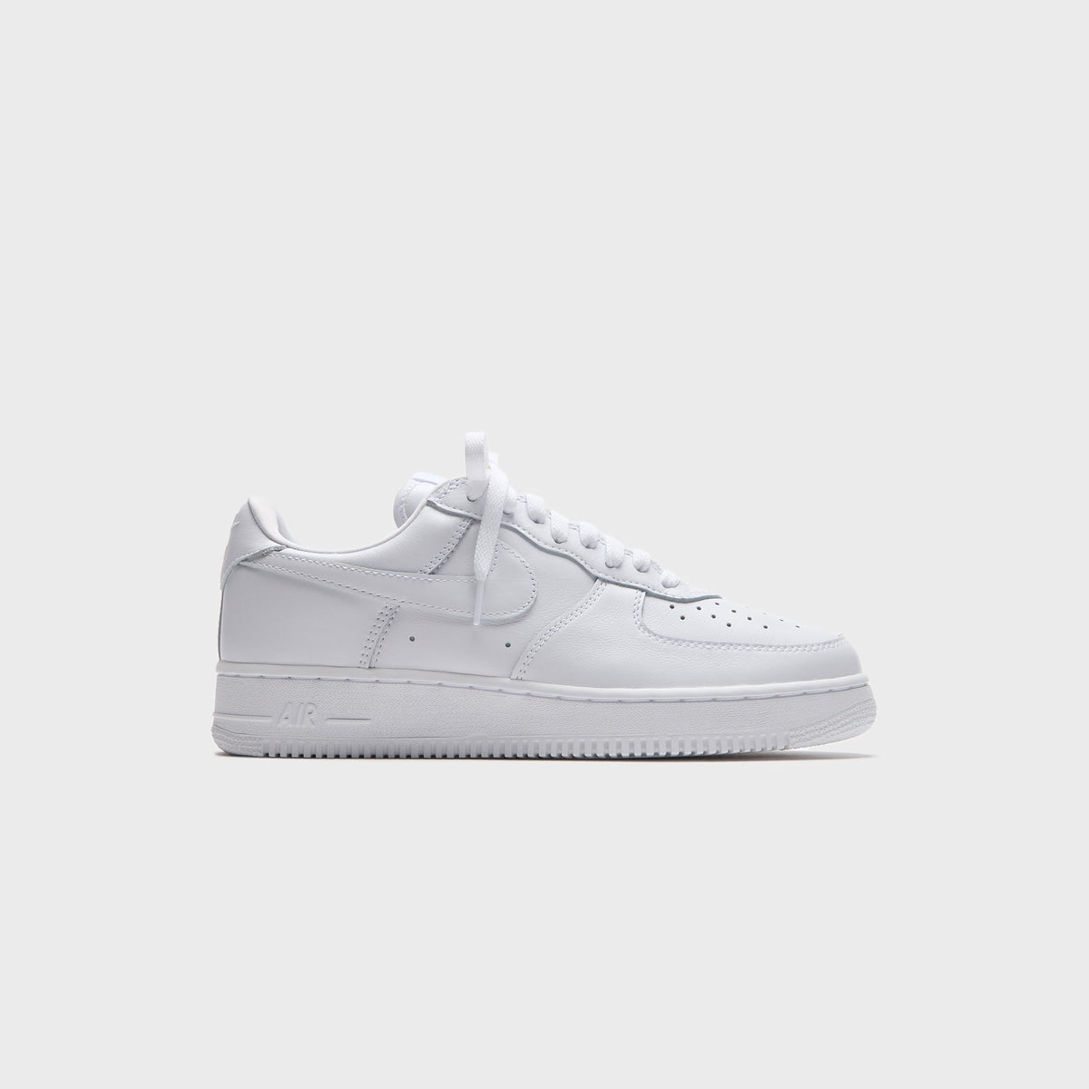 Nike Air Force 1 Low '01 "Triple White" - White