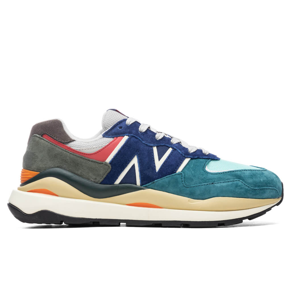 New Balance 57/40 - Light Cliff Grey/Velocity Red