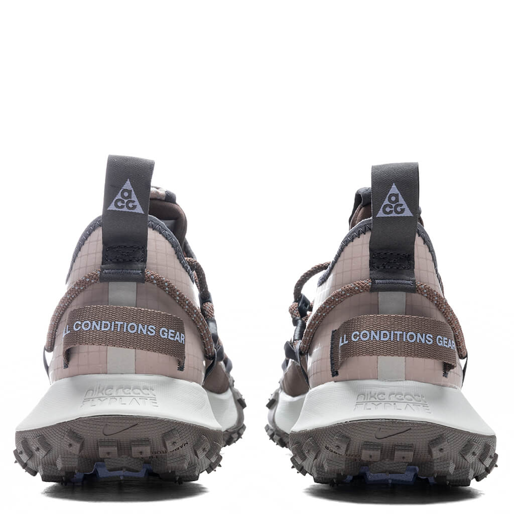 Nike ACG Mountain Fly Low SE - Ironstone/Malt/Light Iron Ore/Light Bone