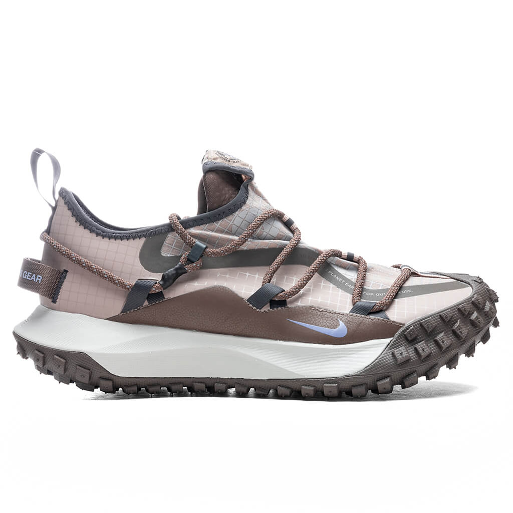 Nike ACG Mountain Fly Low SE - Ironstone/Malt/Light Iron Ore/Light Bone