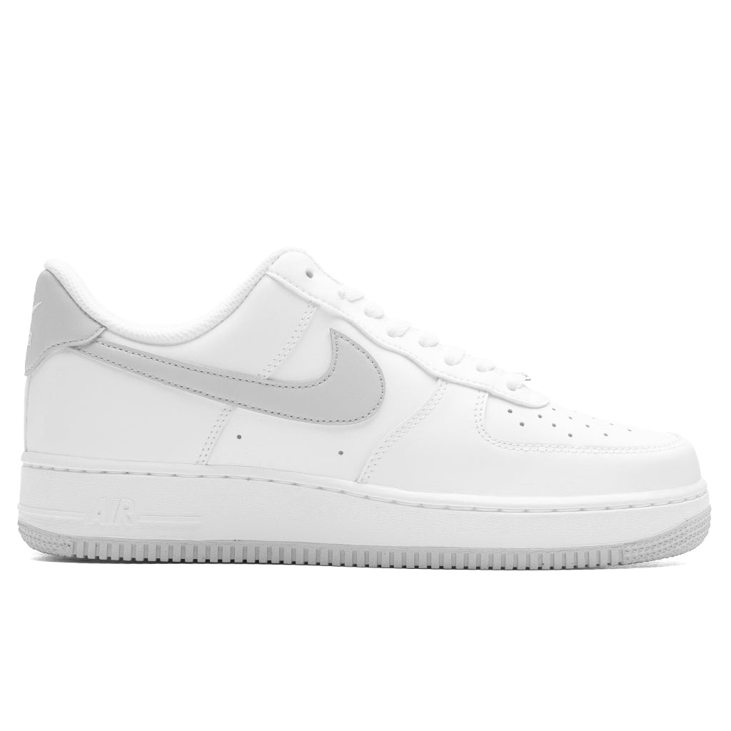 Nike Air Force 1 '07 - White/Light Smoke Grey