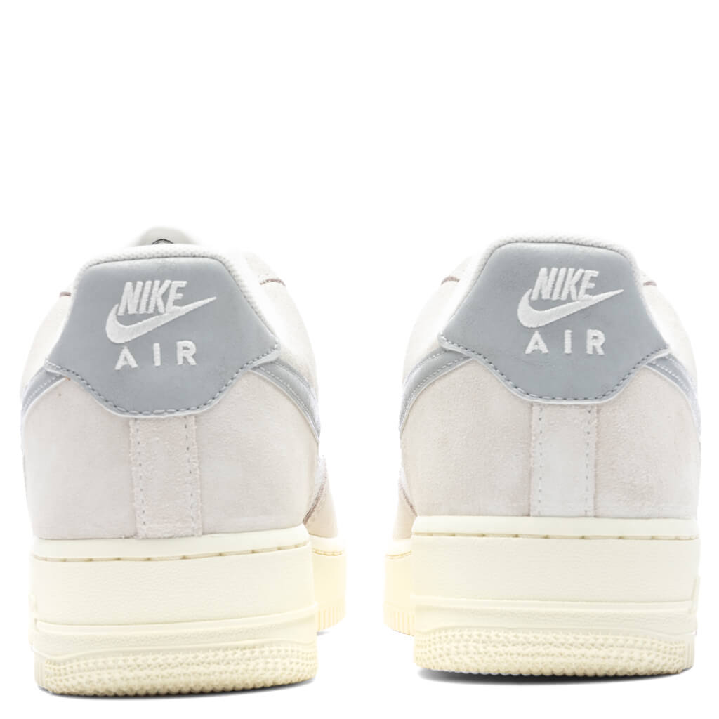 Nike Air Force 1 '07 LV8 - Sail/Light Smoke Grey/Photon Dust