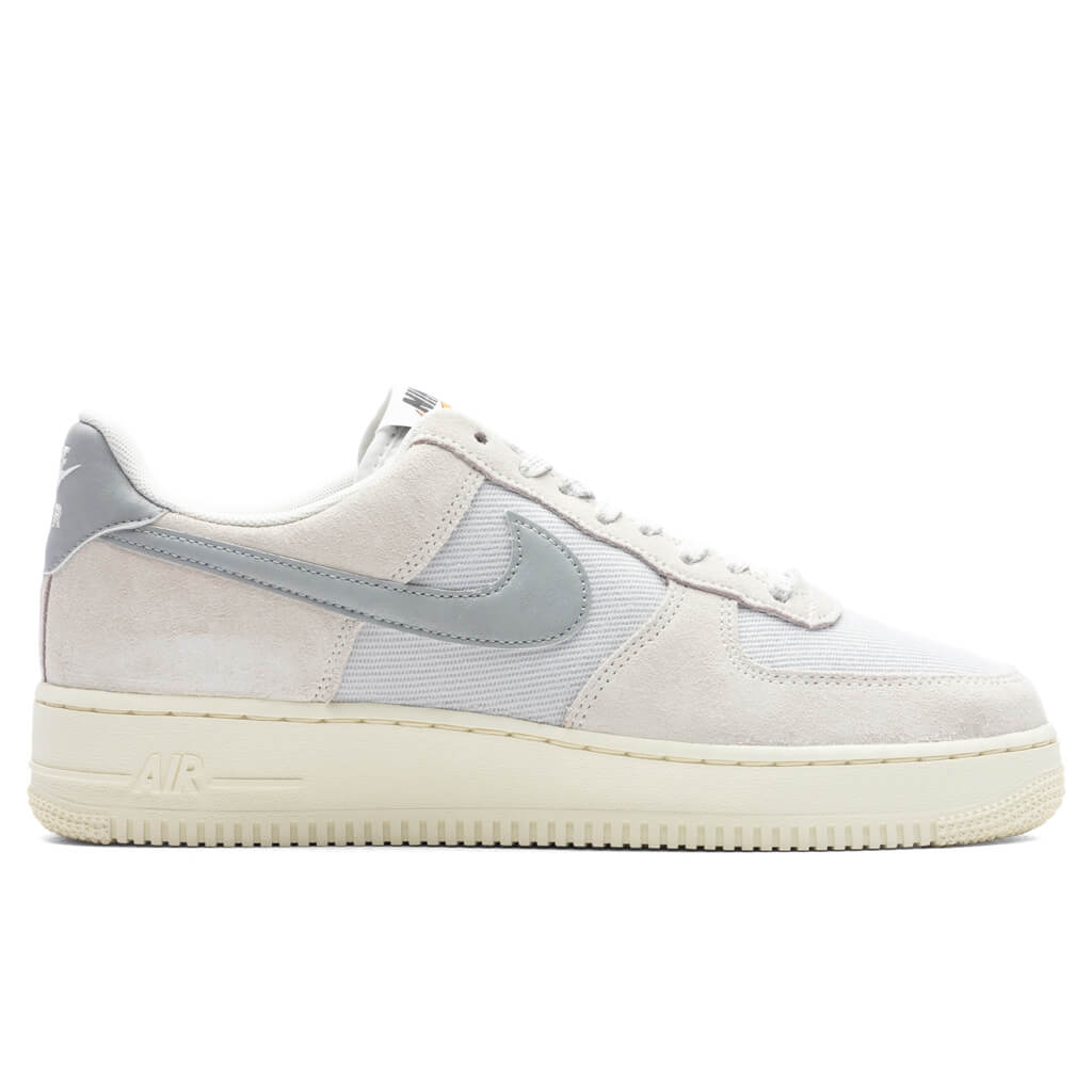 Nike Air Force 1 '07 LV8 - Sail/Light Smoke Grey/Photon Dust