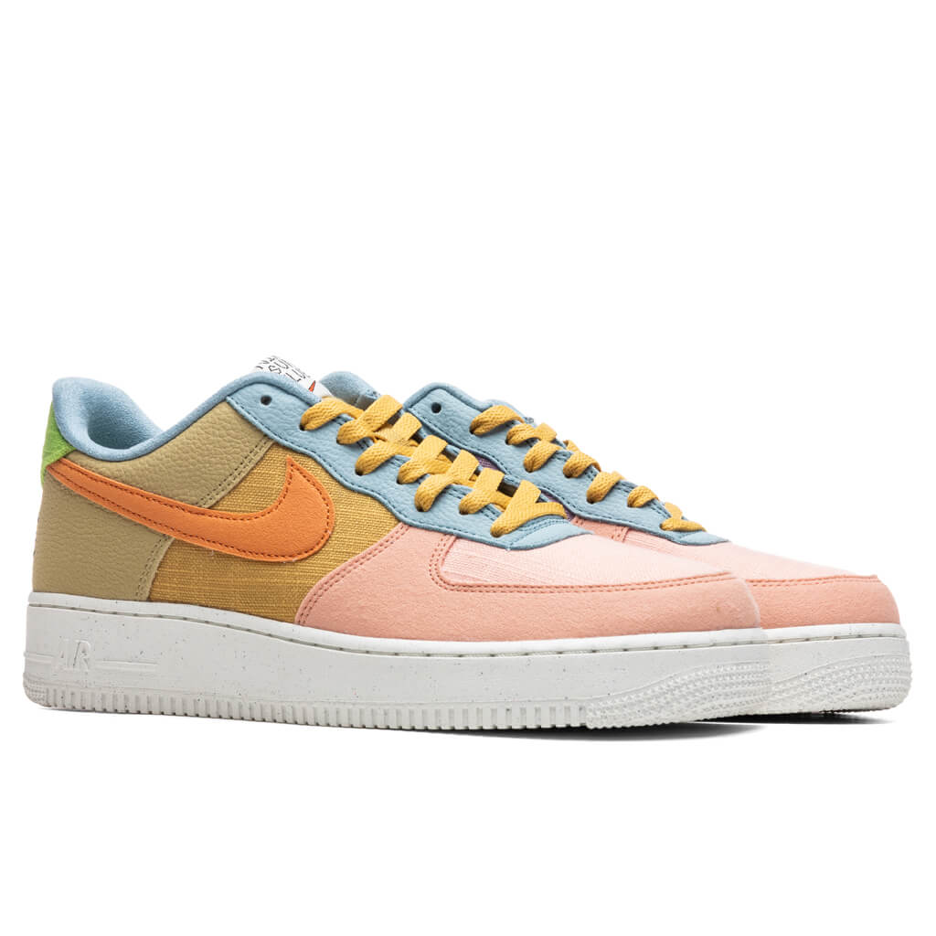 Nike Air Force 1 '07 LV8 - Sanded Gold/Hot Curry/Wheat Grass