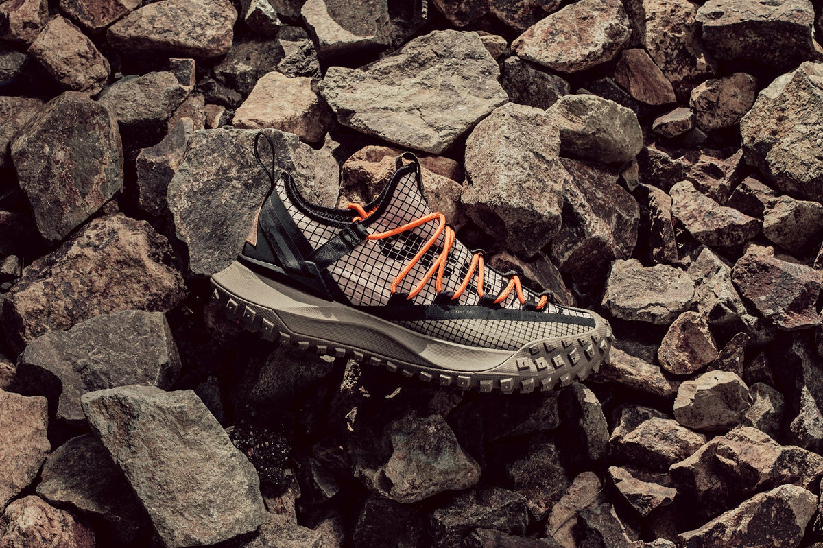 Nike ACG Mountain Fly Low - Fossil Stone/Black