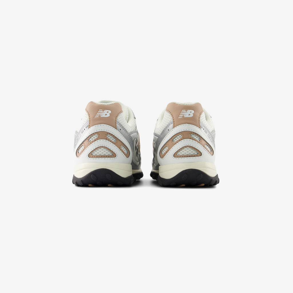 New Balance 204L
