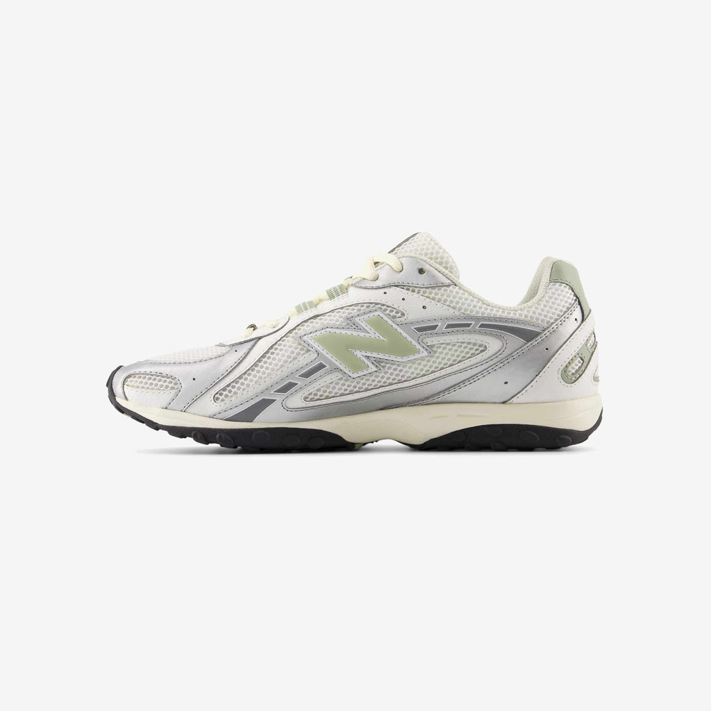 New Balance 204L
