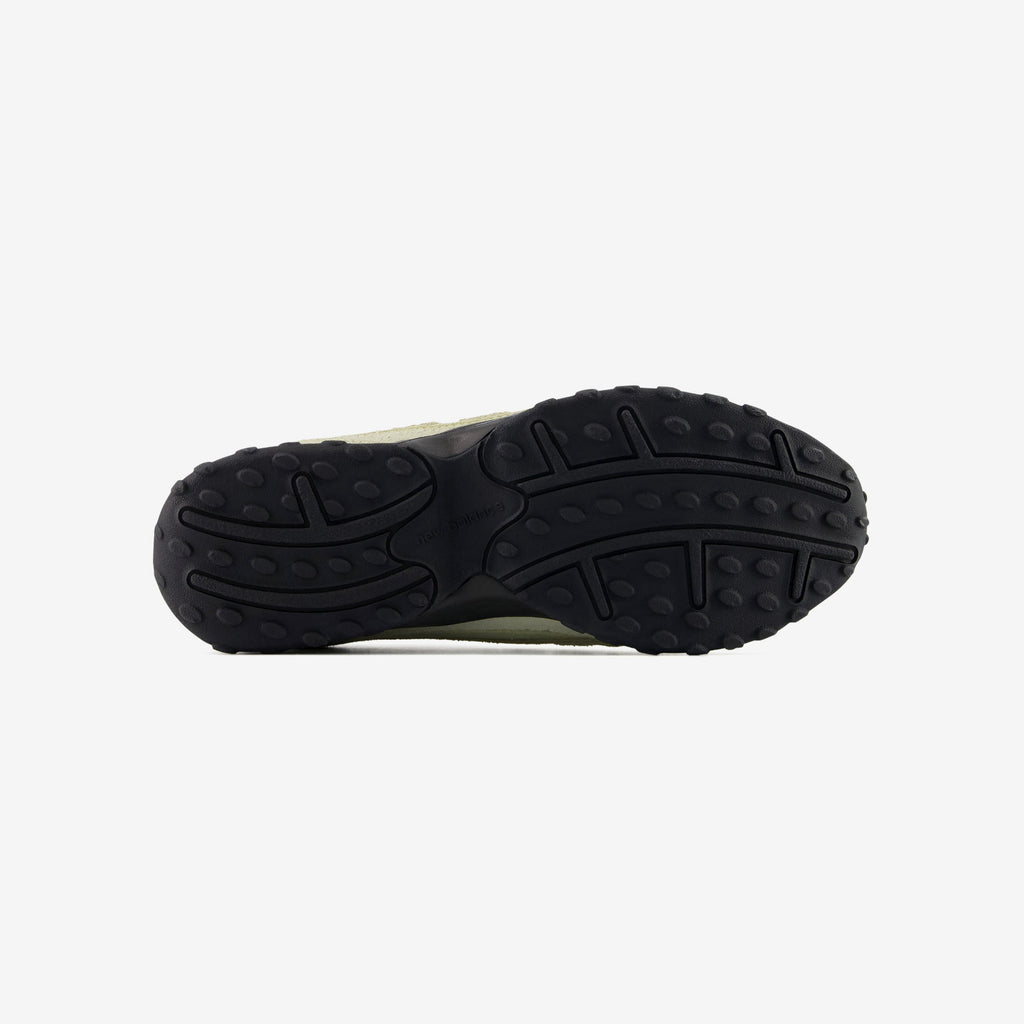 New Balance 204V