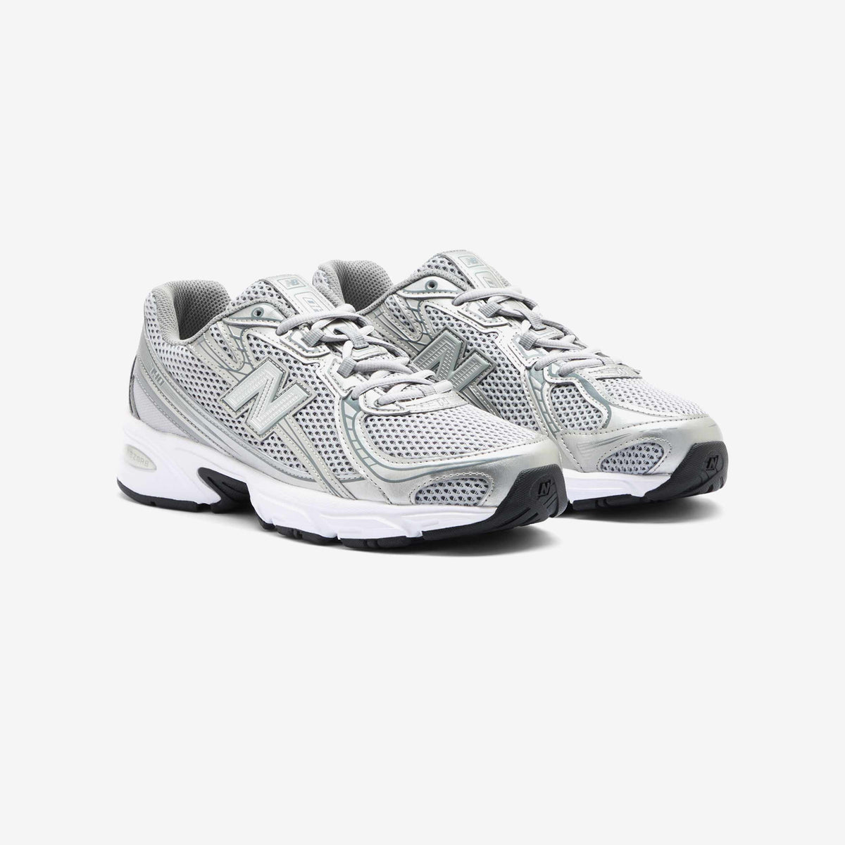 New Balance 740
