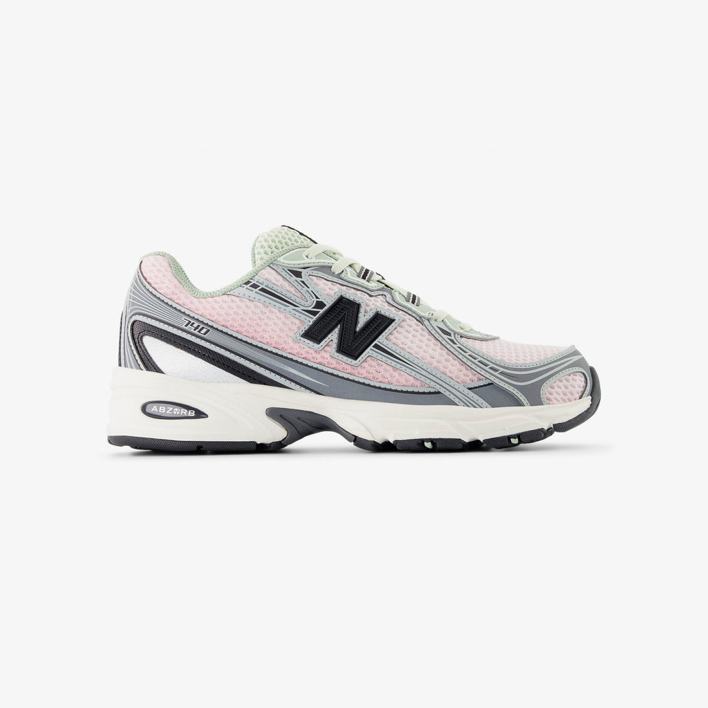New Balance 740
