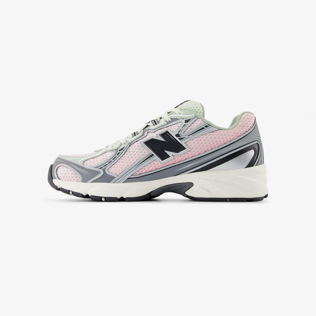 New Balance 740