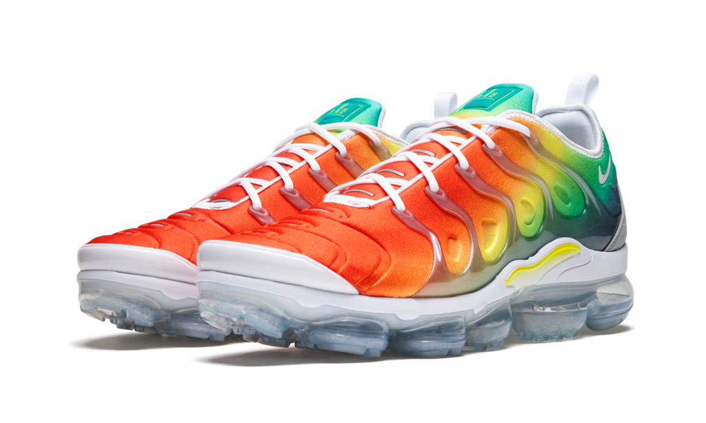Nike Air Vapormax Plus "Retuned Air" 924453 103